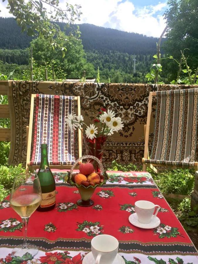 Guesthouse Kurdiani In Mestia Esterno foto